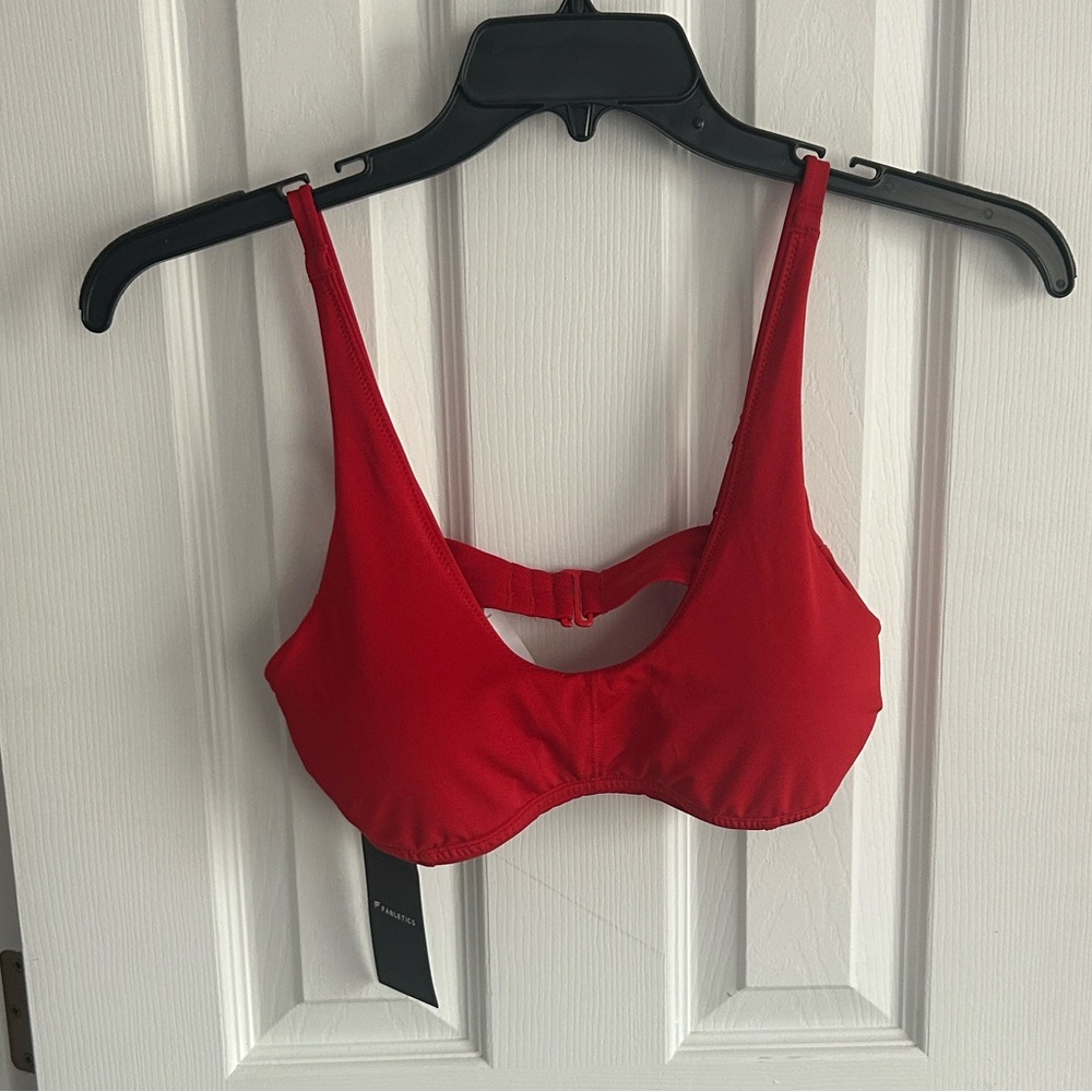 Fabletics Vibrant Red Sports Bra Size Medium NWT